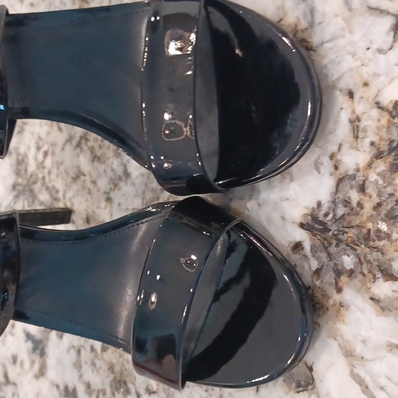 Michael Kors Astrid Black Patent Leather strappy high heel sandal NEW Size 11 - Picture 16 of 17